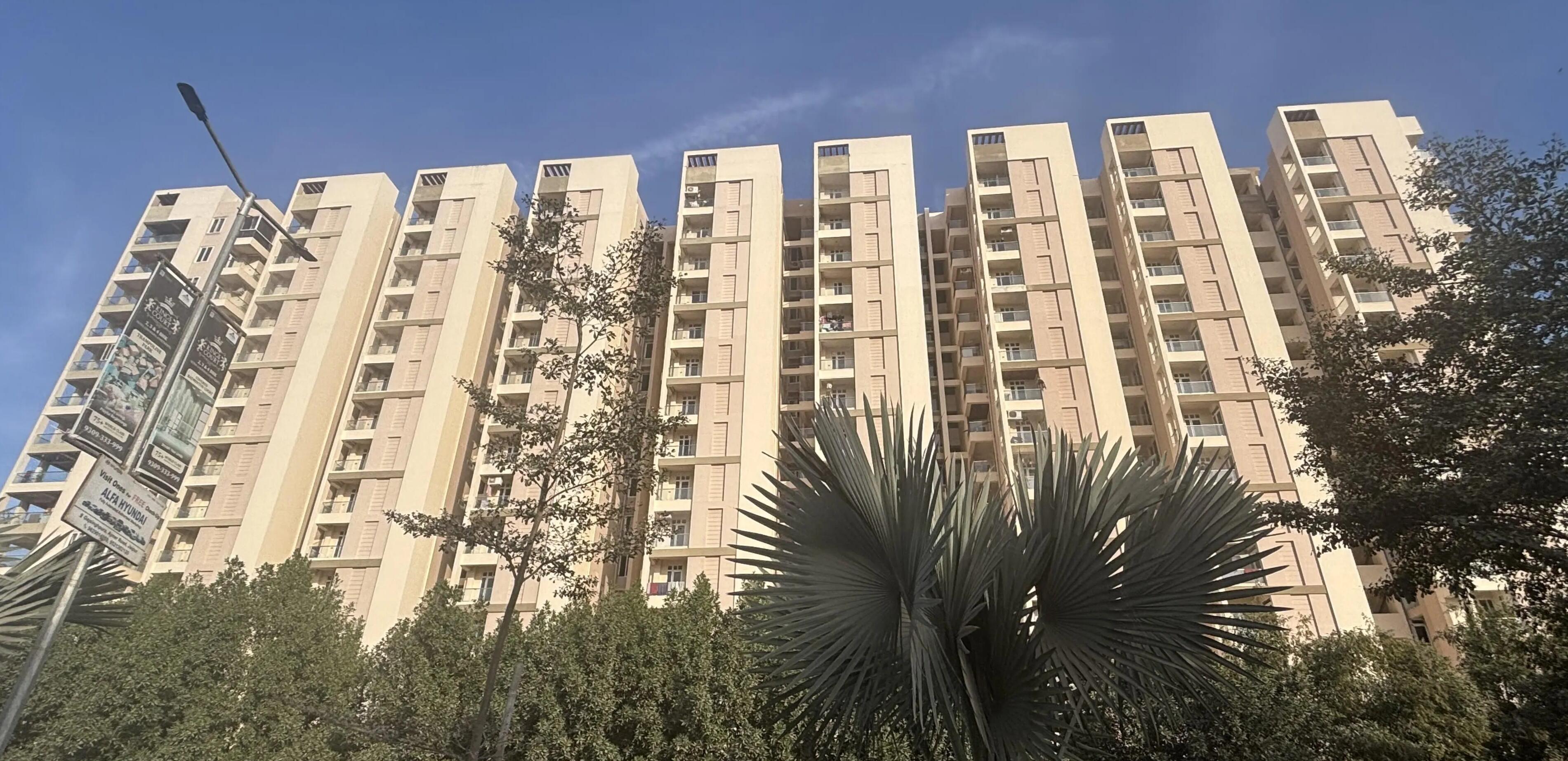 2 BHK Luxury Flats at Vardhman Kings Court Gandhi Path Jaipur – RERA Approved, 75+ Amenities, 3 Side Open, Book Now 3